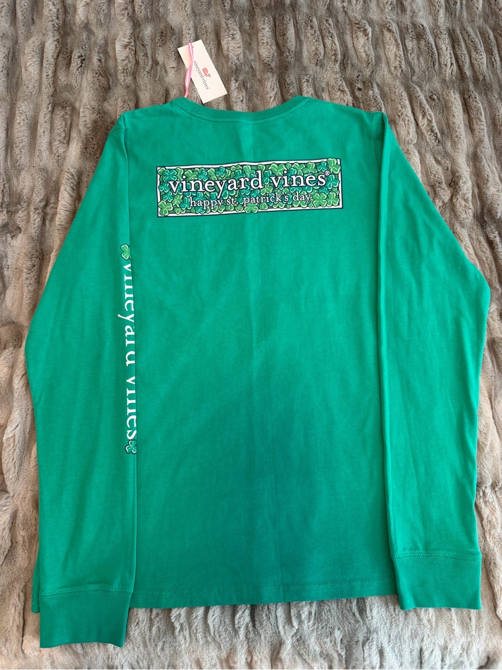 New Vineyard Vines St. Patrick Women’s L/S top
